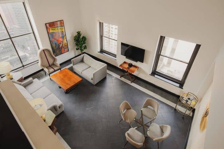 Room 29 of 87