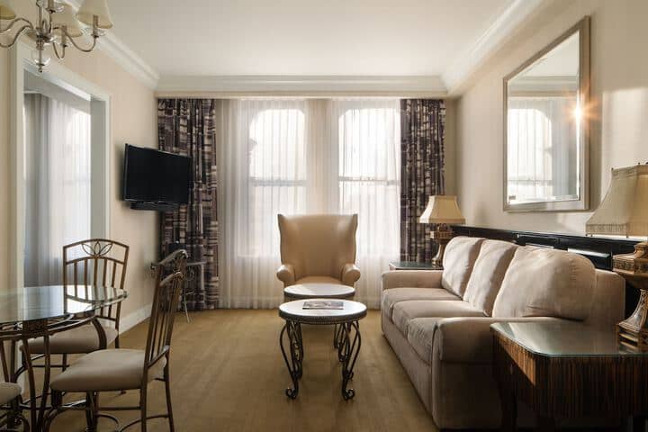 Room 44 of 87